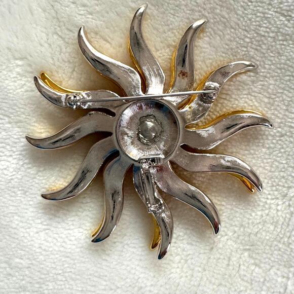 Kenneth Jay Lane KJL Gold and Silver Tone Rhinestone Kinetic Sunflower Brooch - Picture 6 of 11